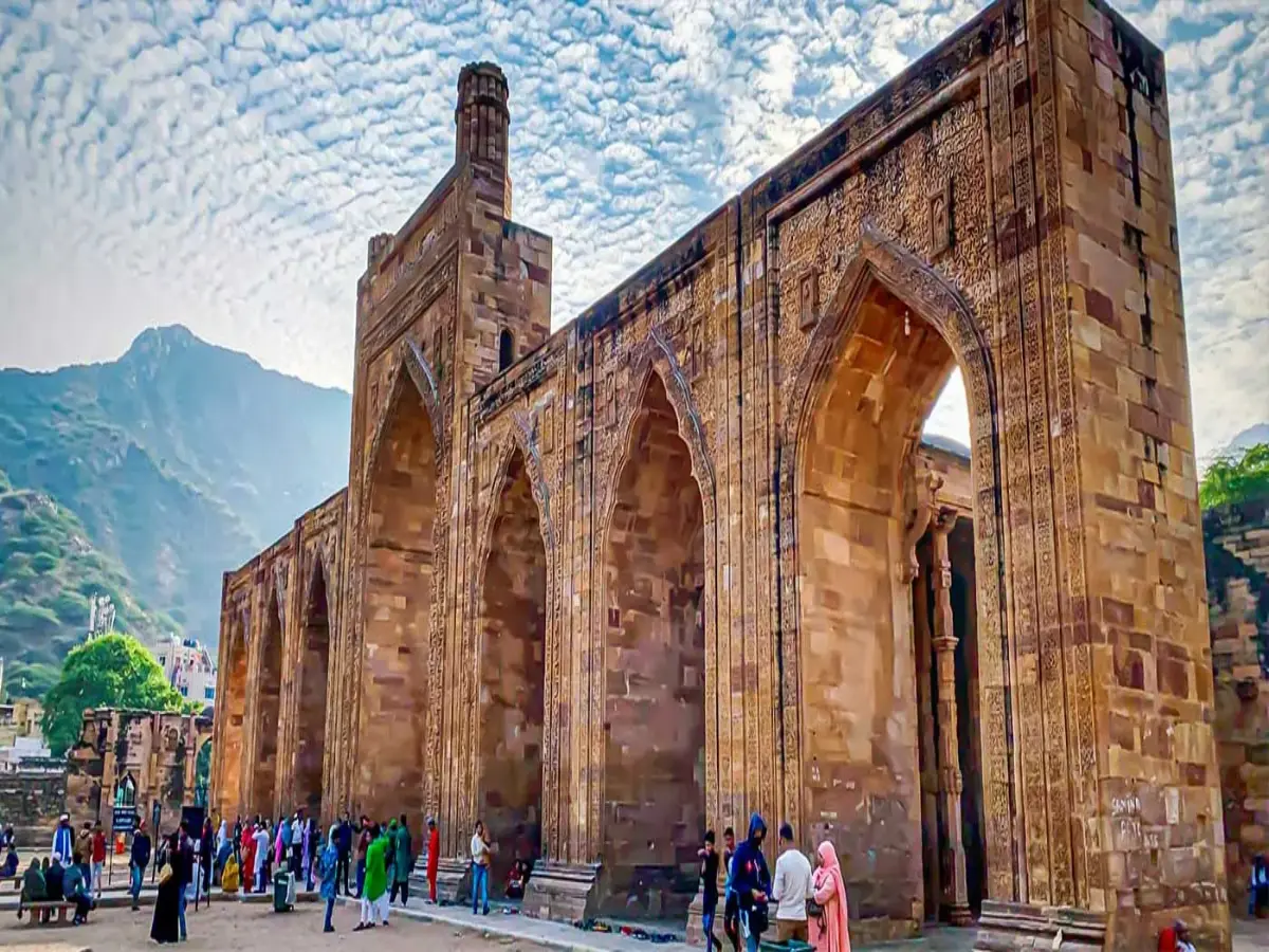 पर्यटक सुरक्षा—24×7 सहायता प्रणाली