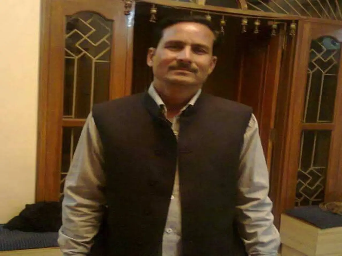 मंदिर जाते समय दिन-दहाड़े प्रॉपर्टी कारोबारी को उठा ले गए अज्ञात लोग, इलाके में मचा हड़कंप