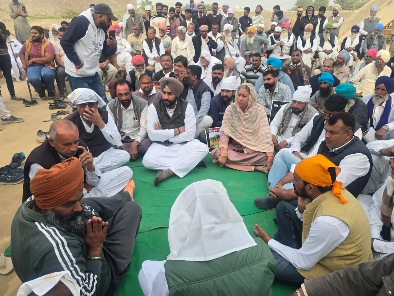 Hanumangarh Ethanol Plant Protest Live : सादुलशहर MLA गुरवीर सिंह बराड़ व संगरिया के पूर्व MLA गुरदीप शाहपिनी पहुंचे टिब्बी, संघर्ष समिति और किसानों से कर रहे समझाइश