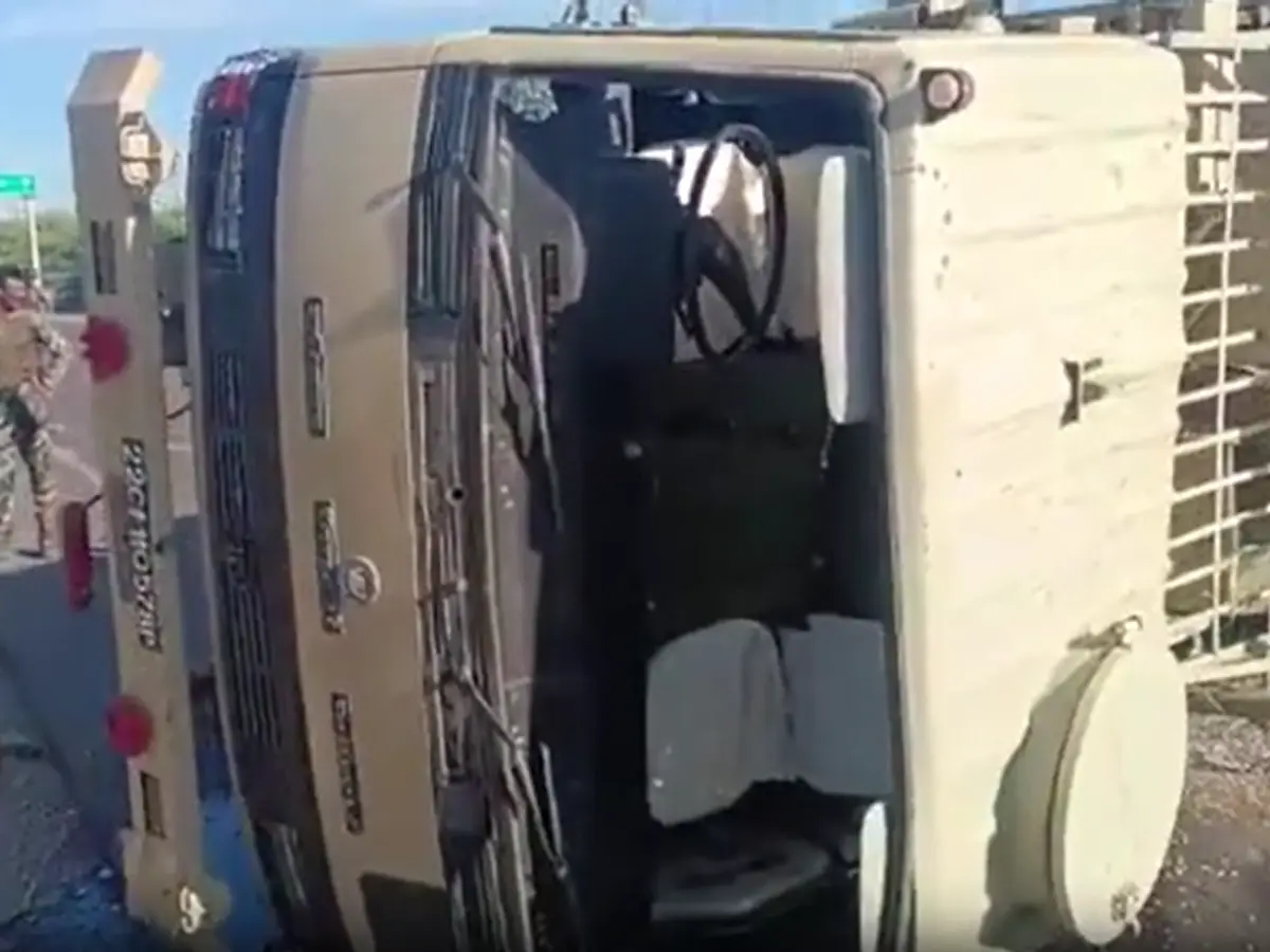 जैसलमेर में बड़ा सड़क हादसा, गाय को बचाते-बचाते पलटा सेना का ट्रक, पांच अग्निवीर घायल