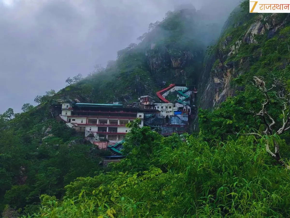 क्यों कहलाता है पाली का यह मंदिर 'राजस्थान का अमरनाथ'?