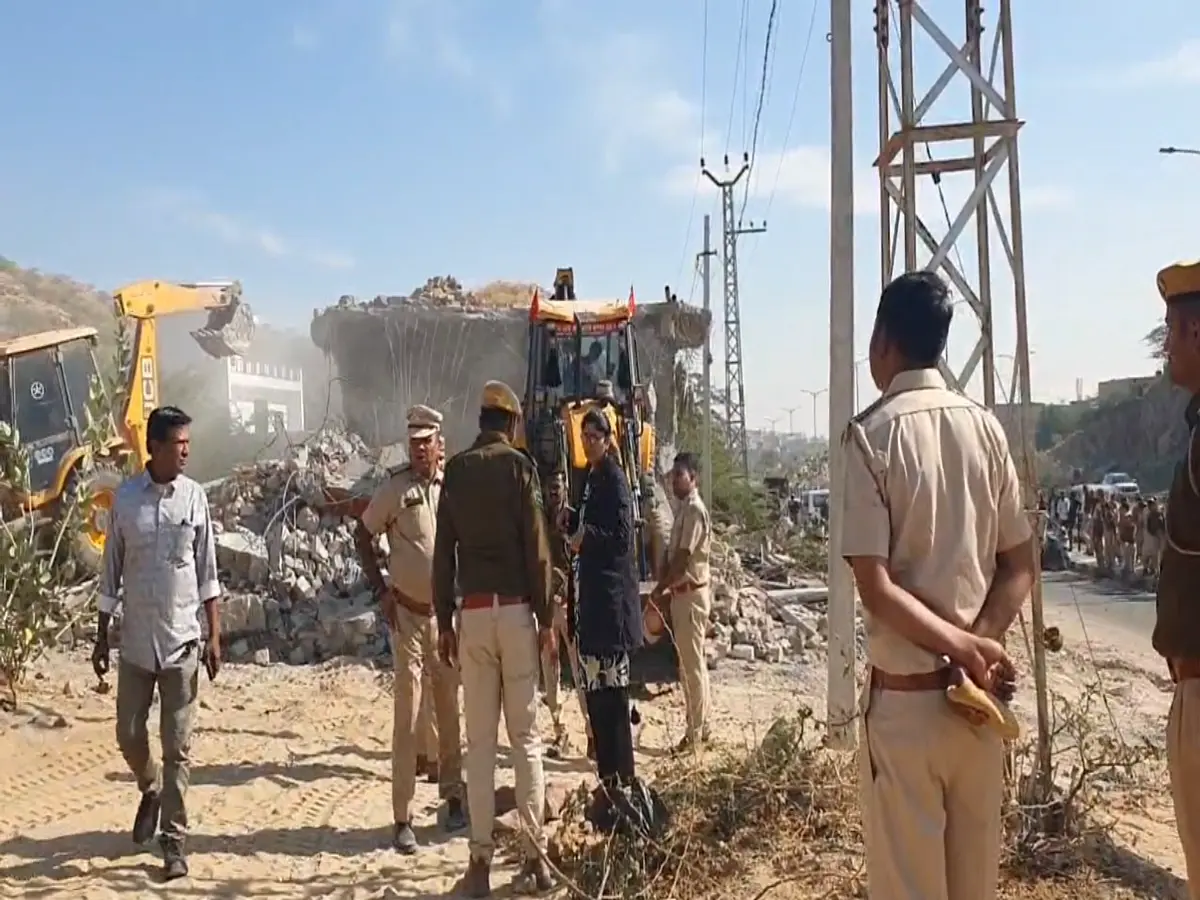 18 वर्षों का भूमाफिया राज जमींदोज, महिला अधिकारी के बुलडोजर से कांपा डोला डूंगरी