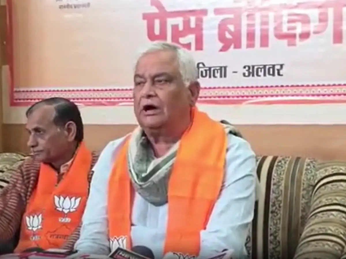 डॉ. किरोड़ी लाल मीणा का कांग्रेस पर हमला, बोले- किसानों में भ्रम फैलाया जा रहा डॉ. किरोड़ी लाल मीणा का कांग्रेस पर हमला, बोले- किसानों में भ्रम फैलाया जा रहा