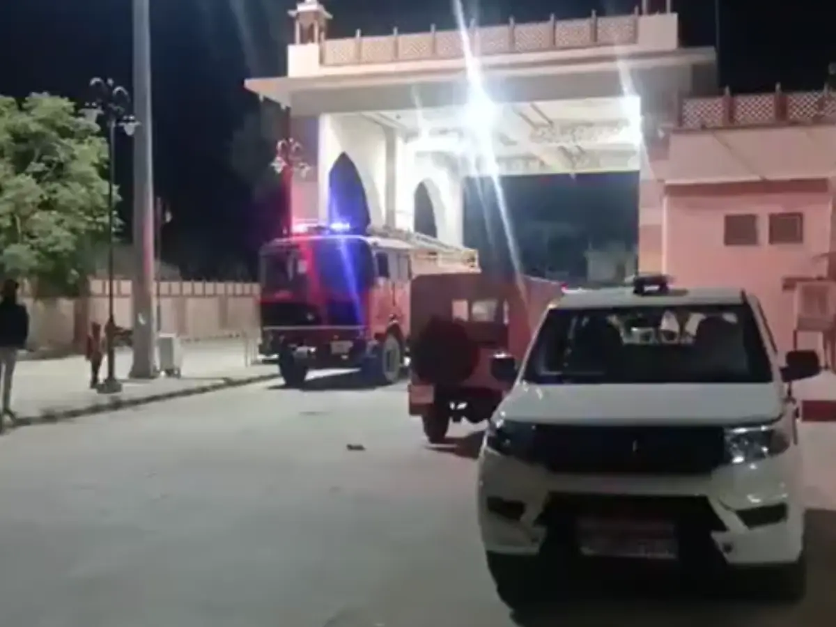 Sikar Railway Station Bomb Threat: सीकर रेलवे स्टेशन को बम की धमकी, नीमकाथाना स्टेशन पर पुलिस-प्रशासन का छापा, फर्जी निकला अलर्ट