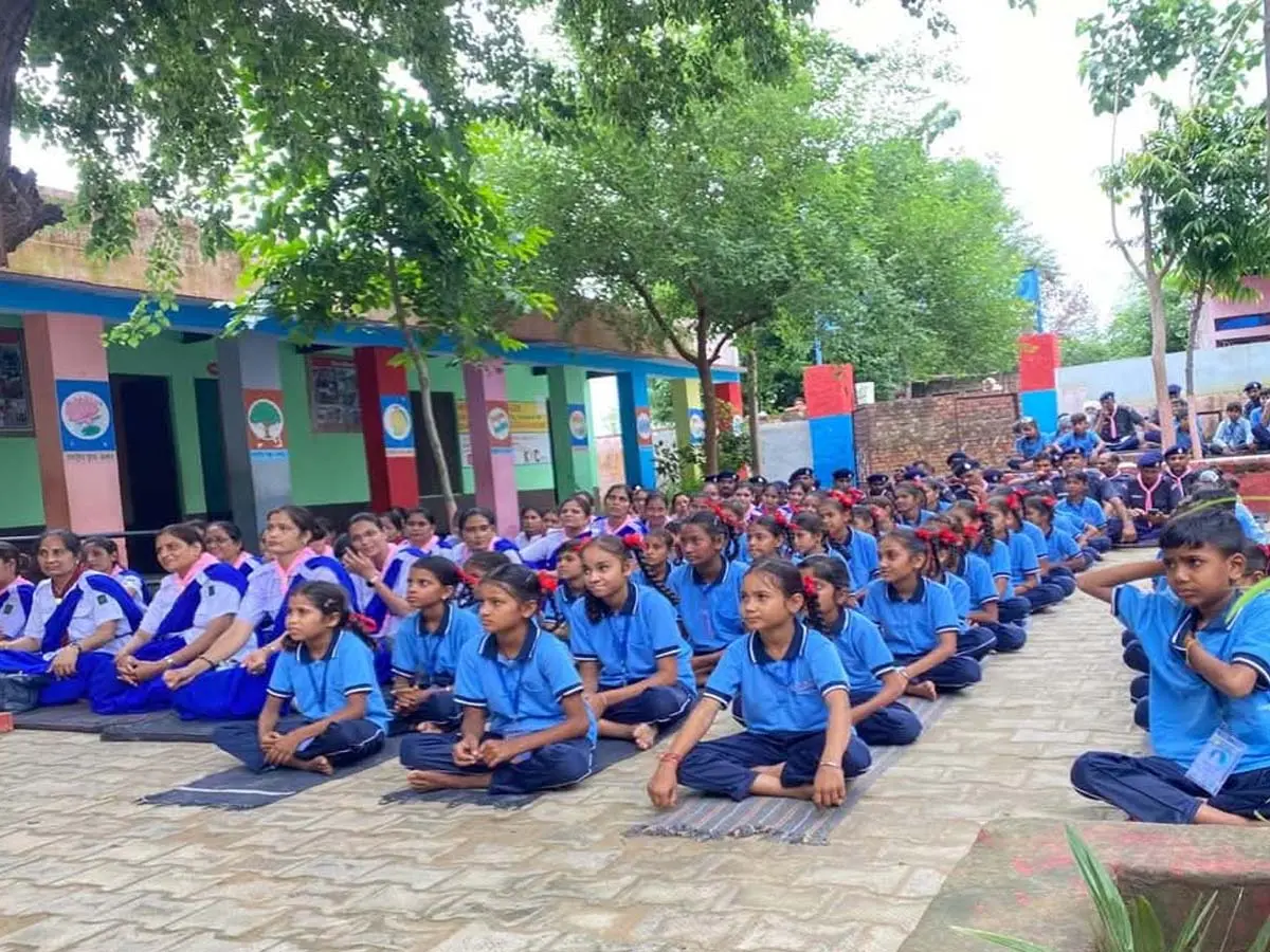 राजस्थान के टीचर ने अपनी सैलरी से लगाए लाखों रूपए, सरकारी स्कूल बना प्राइवेट जैसा