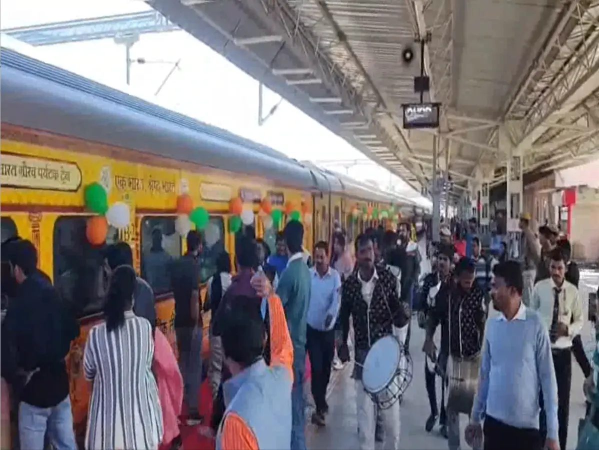 कामाख्या के लिए आस्था की स्पेशल ट्रेन! राजस्थान की योजना से 170 वरिष्ठ तीर्थयात्री हुए रवाना कामाख्या के लिए आस्था की स्पेशल ट्रेन! राजस्थान की योजना से 170 वरिष्ठ तीर्थयात्री हुए रवाना