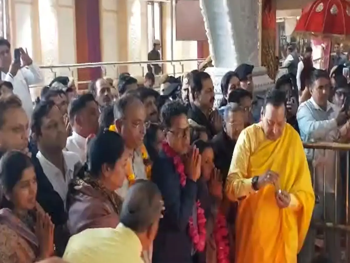 मेहंदीपुर बालाजी पहुंची दिल्ली सीएम रेखा गुप्ता, बालाजी महाराज को चढ़ाया सवामनी का भोग