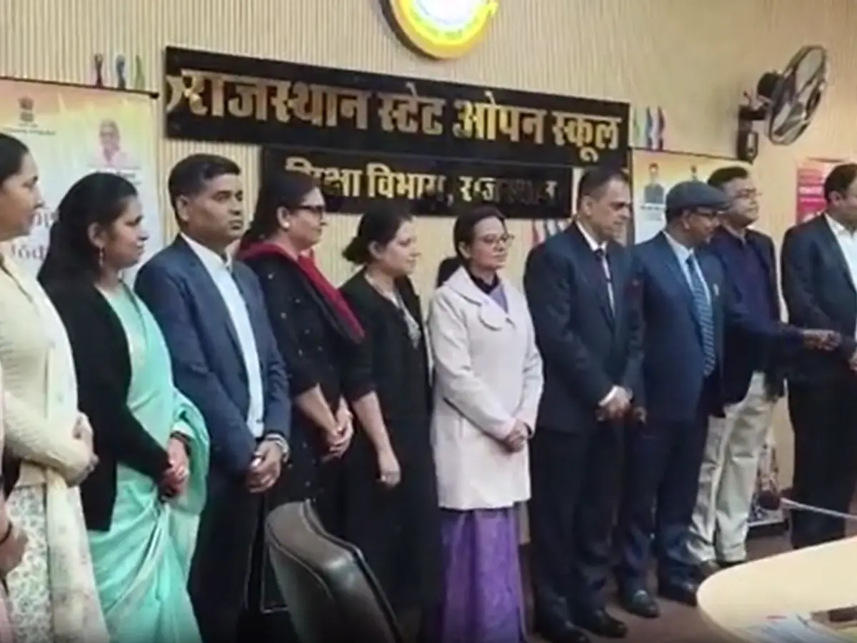 मुख्य सचिव वी. श्रीनिवास का शिक्षा संकुल दौरा, पीएमश्री स्कूल पर दिए अहम निर्देश मुख्य सचिव वी. श्रीनिवास का शिक्षा संकुल दौरा, पीएमश्री स्कूल पर दिए अहम निर्देश