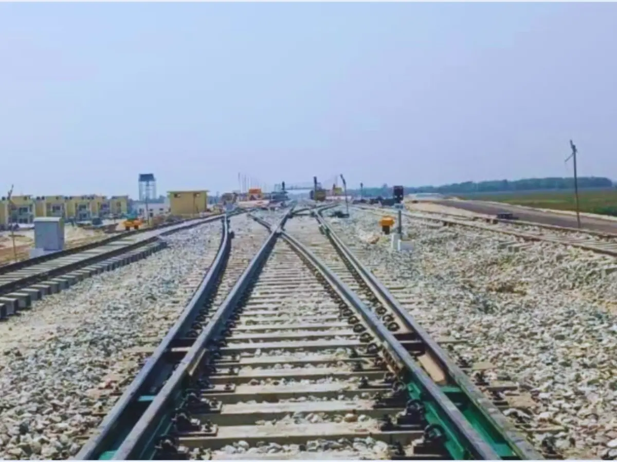 राजस्थान के इस शहर में बिछेगी 11 KM नई रेल लाइन, रेलवे प्रशासन ने शुरू किया फाइनल सर्वे राजस्थान के इस शहर में बिछेगी 11 KM नई रेल लाइन, रेलवे प्रशासन ने शुरू किया फाइनल सर्वे