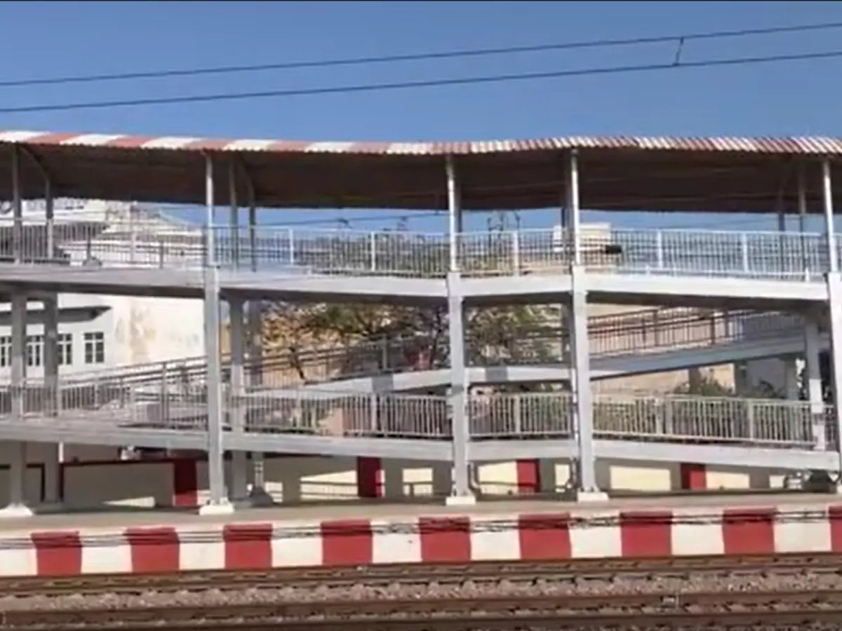 राजस्थान में बदलेगी रेलवे स्टेशनों की तस्वीर, खैरथल-दौसा-रेवाड़ी सहित 5 स्टेशन होंगे लोकार्पित राजस्थान में बदलेगी रेलवे स्टेशनों की तस्वीर, खैरथल-दौसा-रेवाड़ी सहित 5 स्टेशन होंगे लोकार्पित
