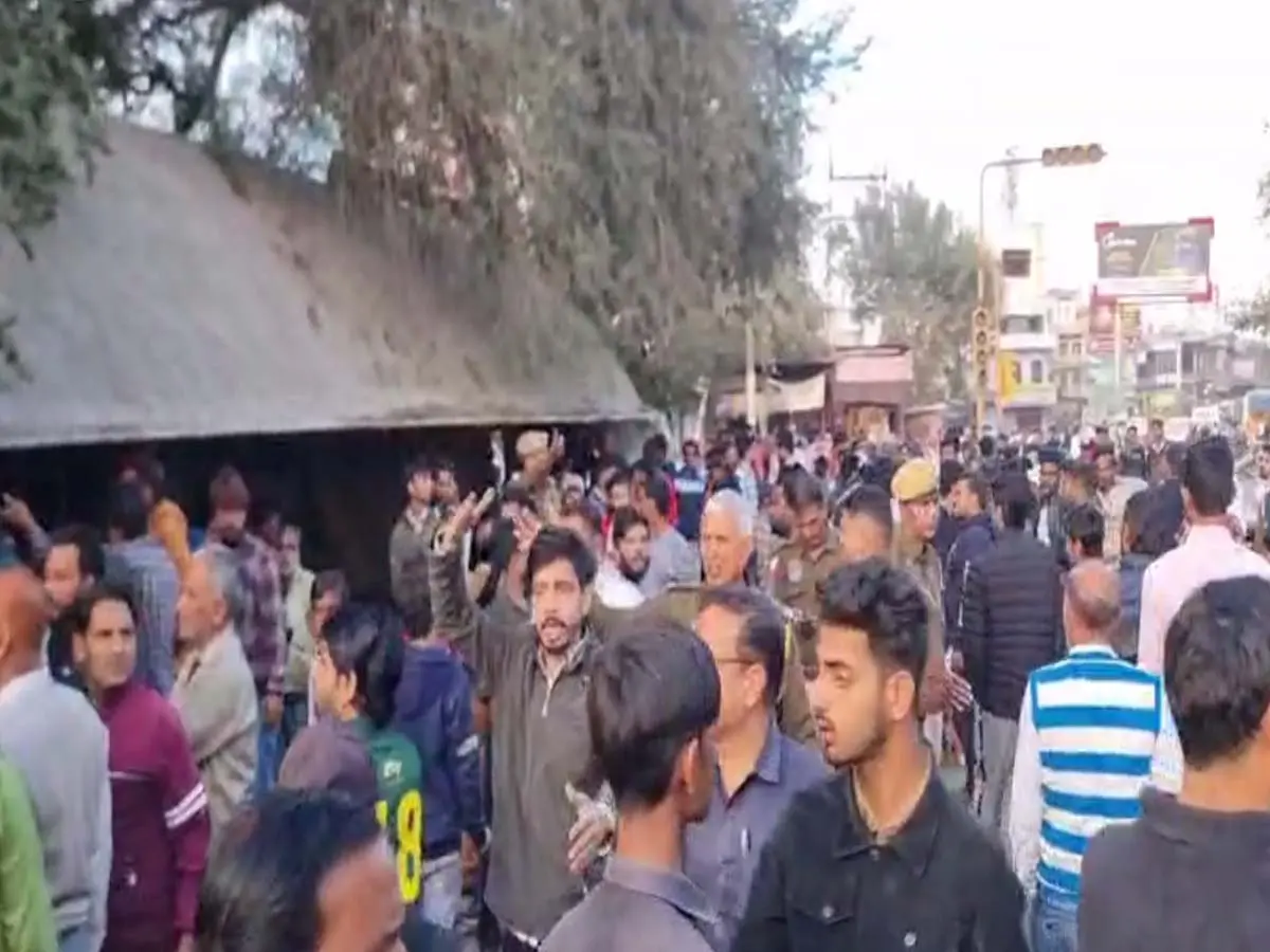 चौमूं में 24 घंटे तक इंटरनेट बंद , मस्जिद के बाहर पत्थर हटाने पर हुआ था विवाद