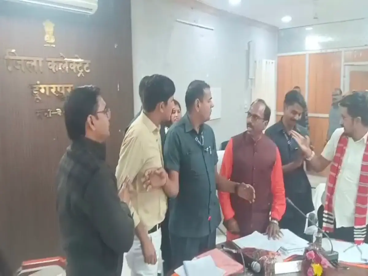 दिशा बैठक में राजकुमार रोत ने सांसद मुन्नालाल रावत को बोला 'तू', BAP विधायक ने बाहर मिलने की दे दी धमकी