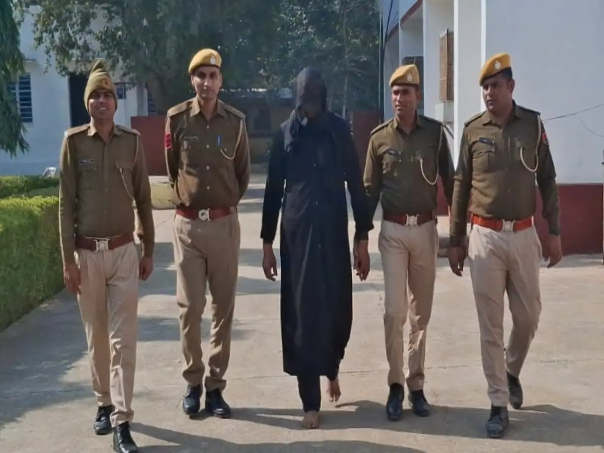 Dholpur: नाबालिग से रेप करने का आरोपी गिरफ्तार, बुर्का पहन लिपस्टिक लगाकर वृंदावन में था रहता