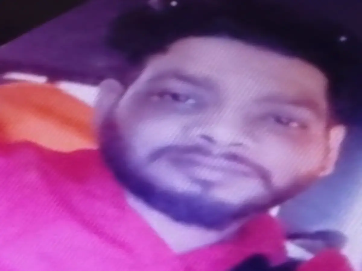 Kota: 45 साल की उम्र की महिला के साथ लिव-इन में रहता था युवक, संदिग्ध परिस्थितियों में हुई मौत Kota: 45 साल की उम्र की महिला के साथ लिव-इन में रहता था युवक, संदिग्ध परिस्थितियों में हुई मौत