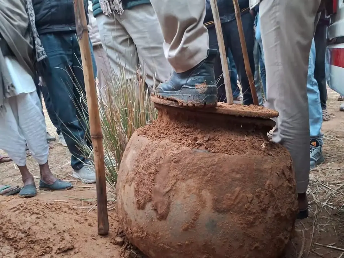 टोंक में मिली रहस्यमयी सिल्वर देग पर हुआ बड़ा खुलासा,मिला तंत्र विद्या का सामान!