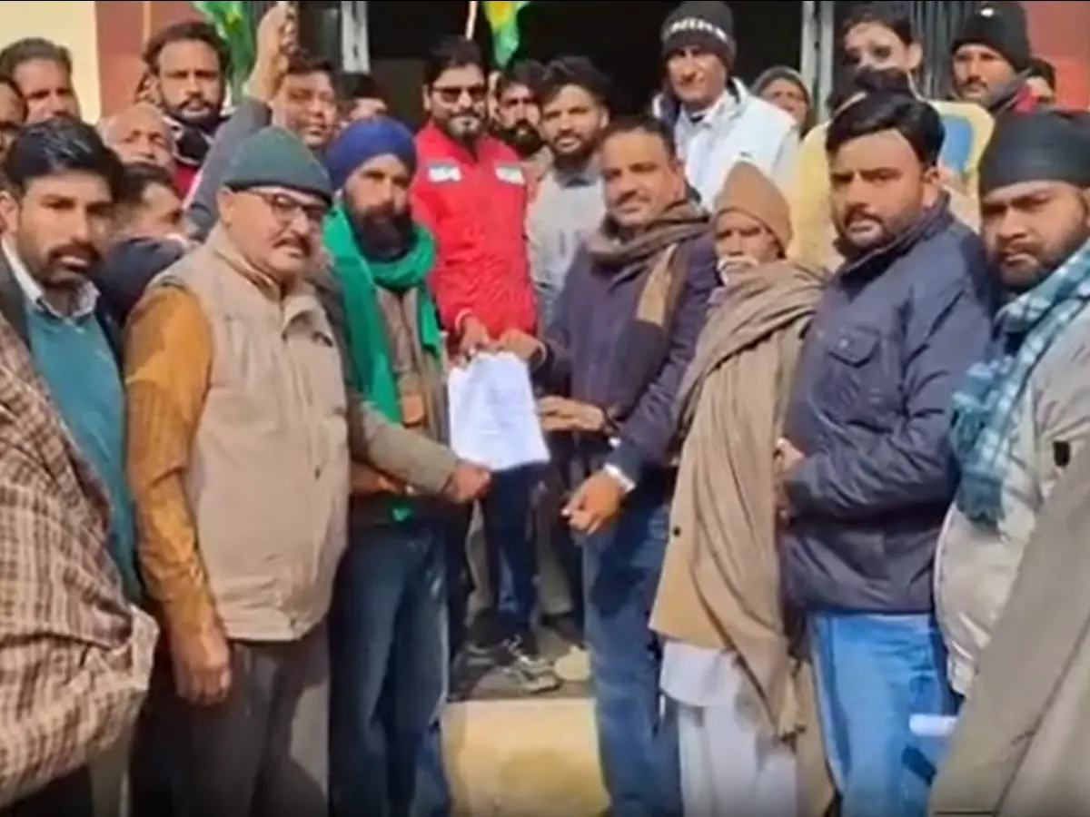 जैतसर में स्मार्ट मीटर लगाने के खिलाफ किसानों का आंदोलन, विद्युत विभाग के सामने किया प्रदर्शन