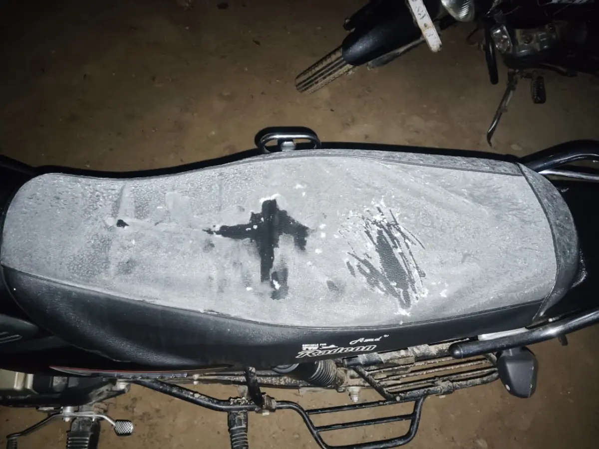 चुरू में बाइक पर जमी बर्फ, कड़ाके की ठंड और शीतलहर से लोगों की छूटी धूजणी!