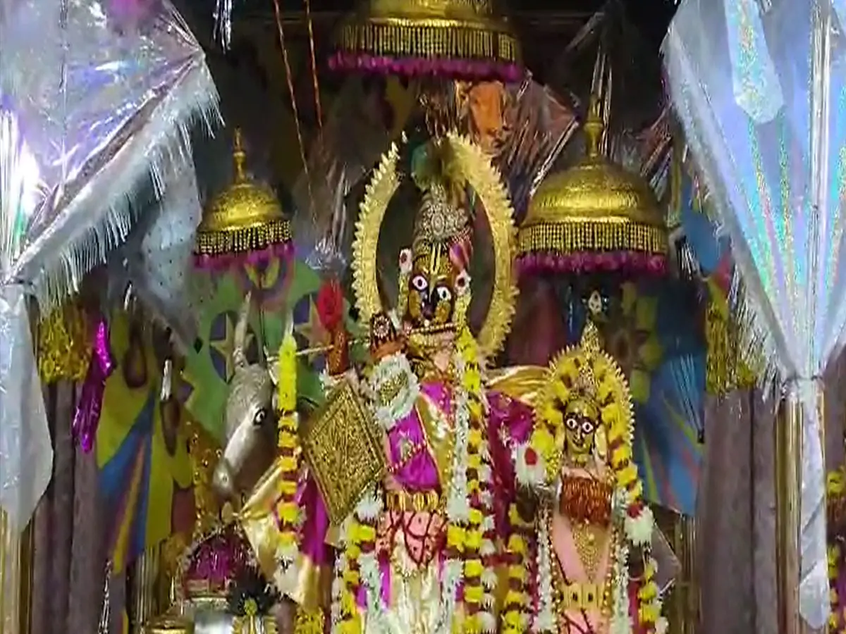 सर्वार्थसिद्धि-अमृतसिद्धि योग के दुर्लभ संयोग में मनेगी मकर सक्रांति, गोविंददेवजी उड़ाएंगे चांदी की पतंग, राधारानी पकड़ेगी चरखी