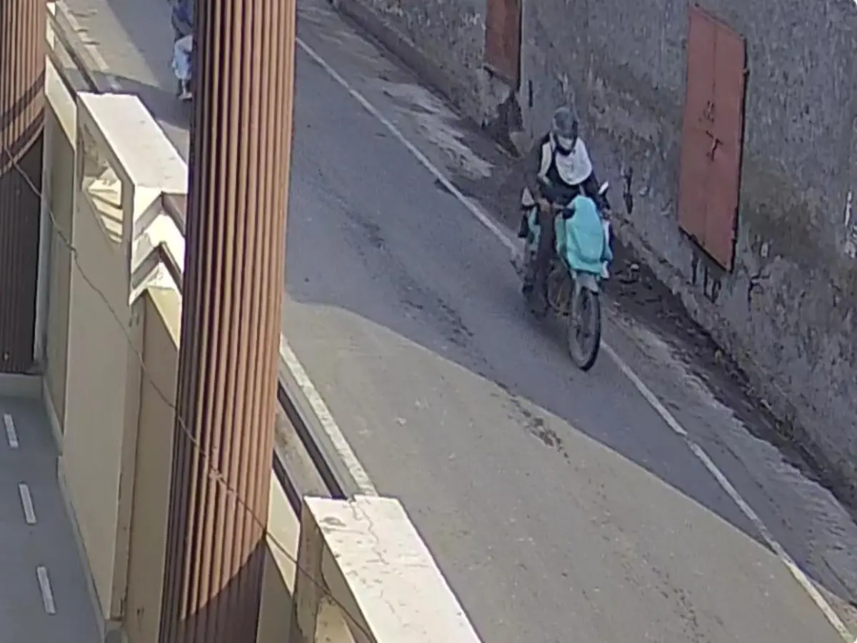 श्रीगंगानगर में बाइक सवार ने 13 वर्षीय स्कूली छात्रा पर किया तेजाब हमला, बाल-बाल बची बच्ची