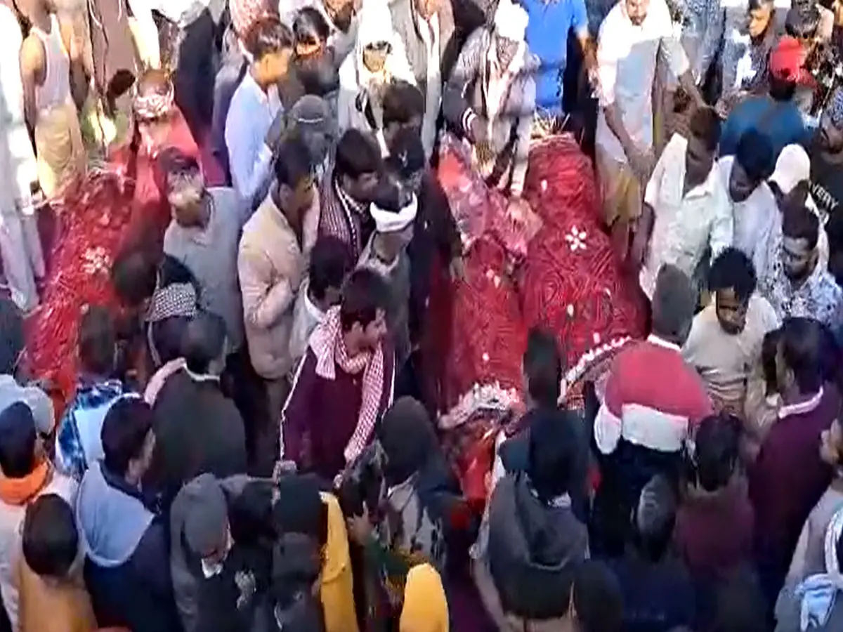 सीकर हादसा अपडेट: एक ही परिवार से उठी 5 अर्थियां, दुल्हन की तरह सजे थे मृतक सुहागिनों के शव
