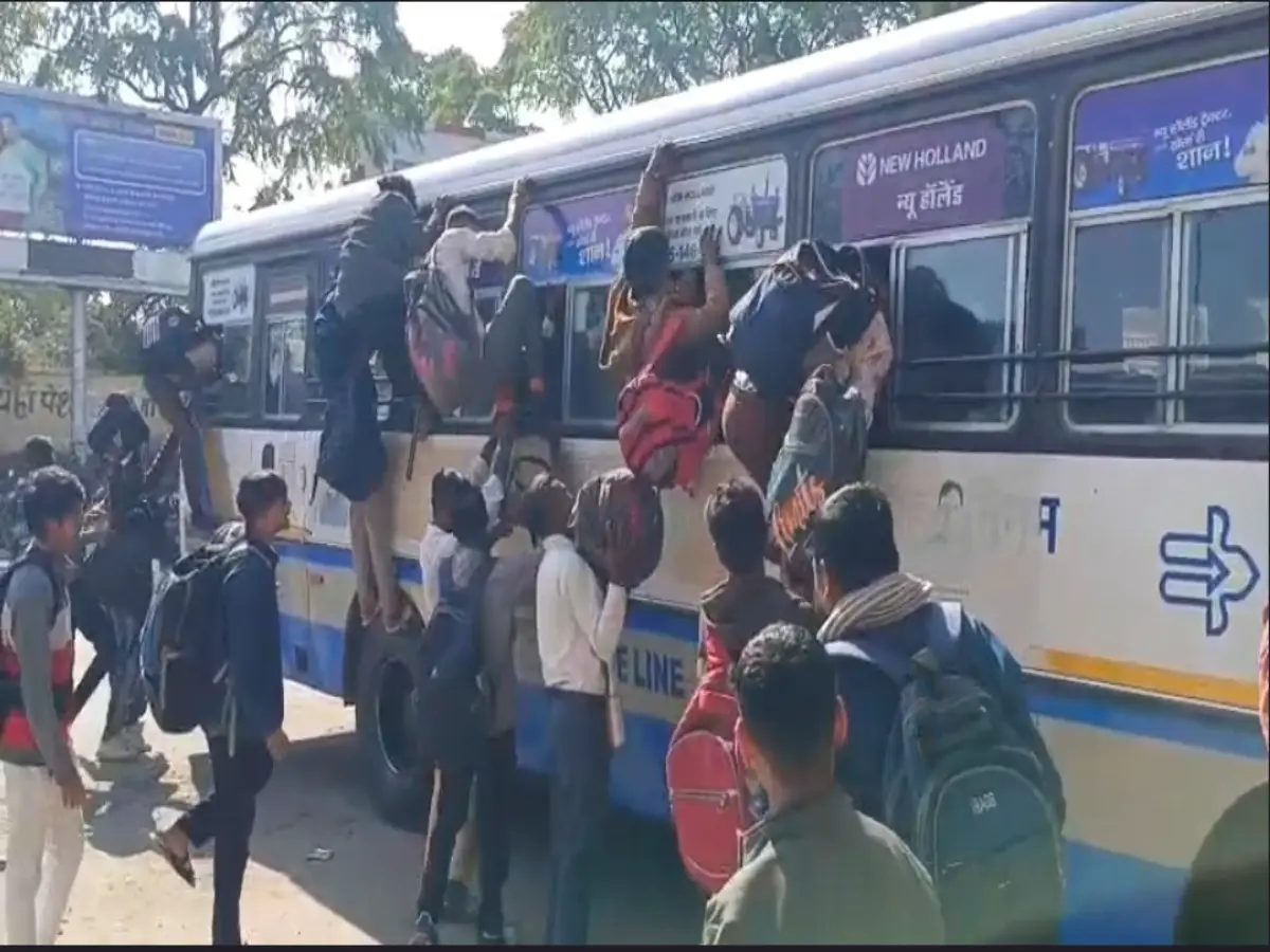 बांसवाड़ा में 17 हजार अभ्यर्थियों के लिए बस स्टैंड पर भिड़ंत, REET परीक्षा के लिए निःशुल्क बसों में सीटों की दौड़