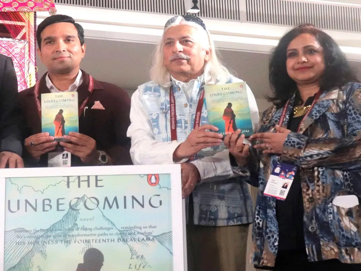 पूर्व उपराष्ट्रपति जगदीप धनखड़ के दामाद कार्तिकेय ने लिखी किताब, JLF में हुआ ‘द अनबीकमिंग’ का विमोचन