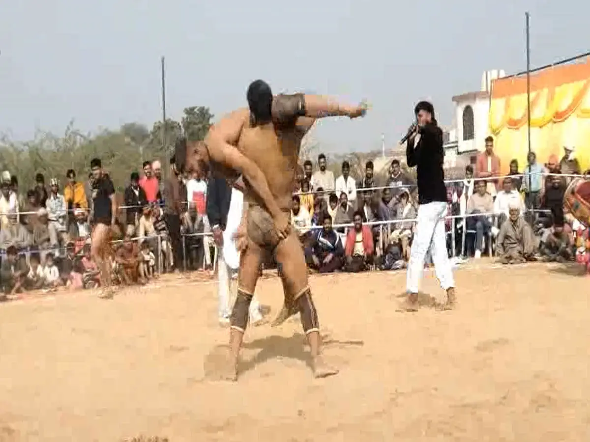 Sri Ganganagar के गांव के अखाड़े में दिखी 3 राज्यों के पहलवानों की ताकत, कुश्ती दंगल में जबरदस्त मुकाबले