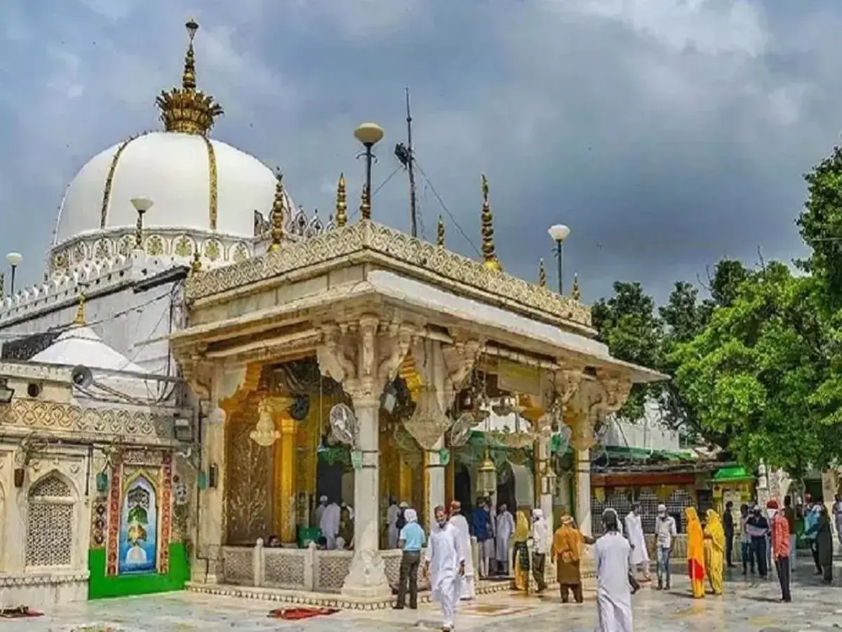 अजमेर दरगाह विवाद में आया नया अपडेट, शिव मंदिर दावे की याचिका हुई मंजूर