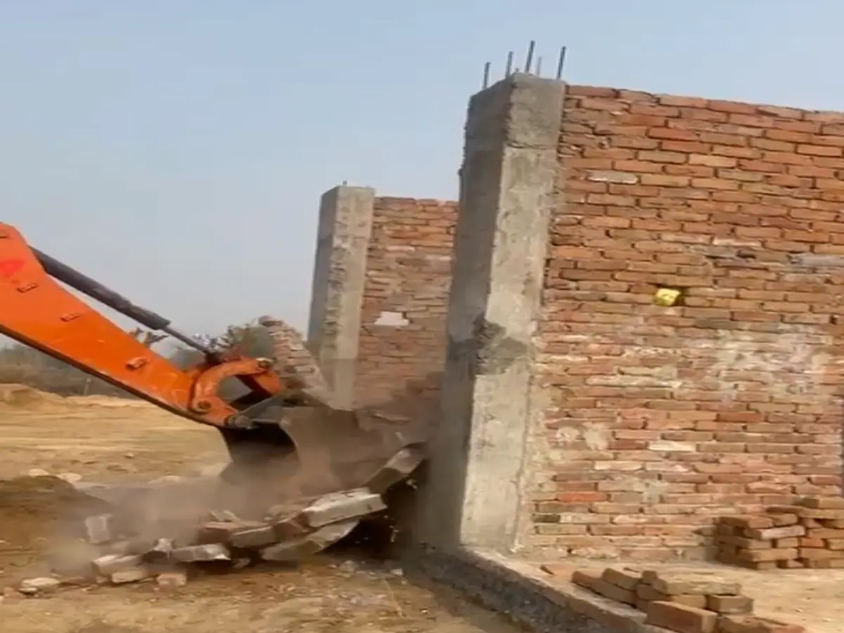 Jaipur: JDA ने 17 बीघा जमीन पर बनी अवैध कॉलोनियां को किया ध्वस्त, हटाया 20 साल पुराना अतिक्रमण