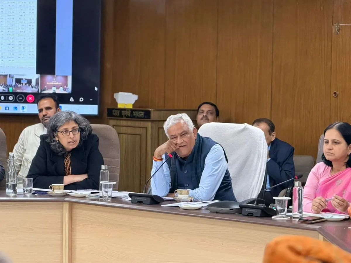 किसानों के मुद्दे पर सख्त हुए किरोड़ी लाल मीना, बीमा कंपनियों और अफसरों की लगाई क्लास