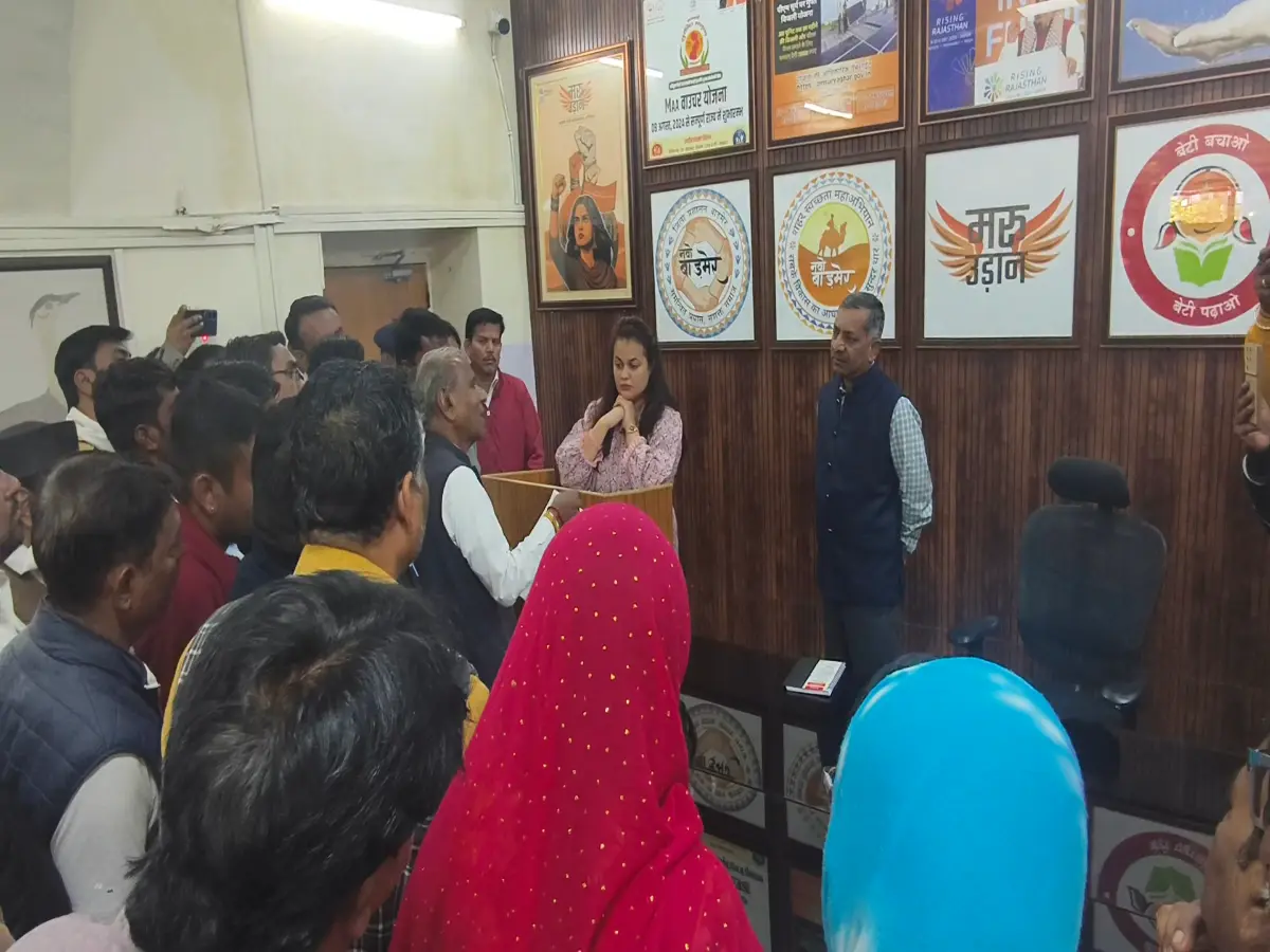 बाड़मेर विधानसभा क्षेत्र में मतदाता सूची से नाम काटे जाने पर बड़ा विरोध, पूर्व विधायक मेवाराम जैन के नेतृत्व में प्रदर्शन