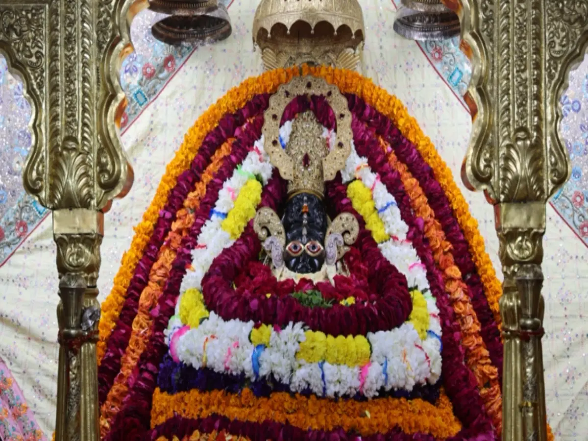 क्या होता है श्याम बाबा का 13 मीटर लंबा अधोवस्त्र? जो साल में एक बार जाता है बदला