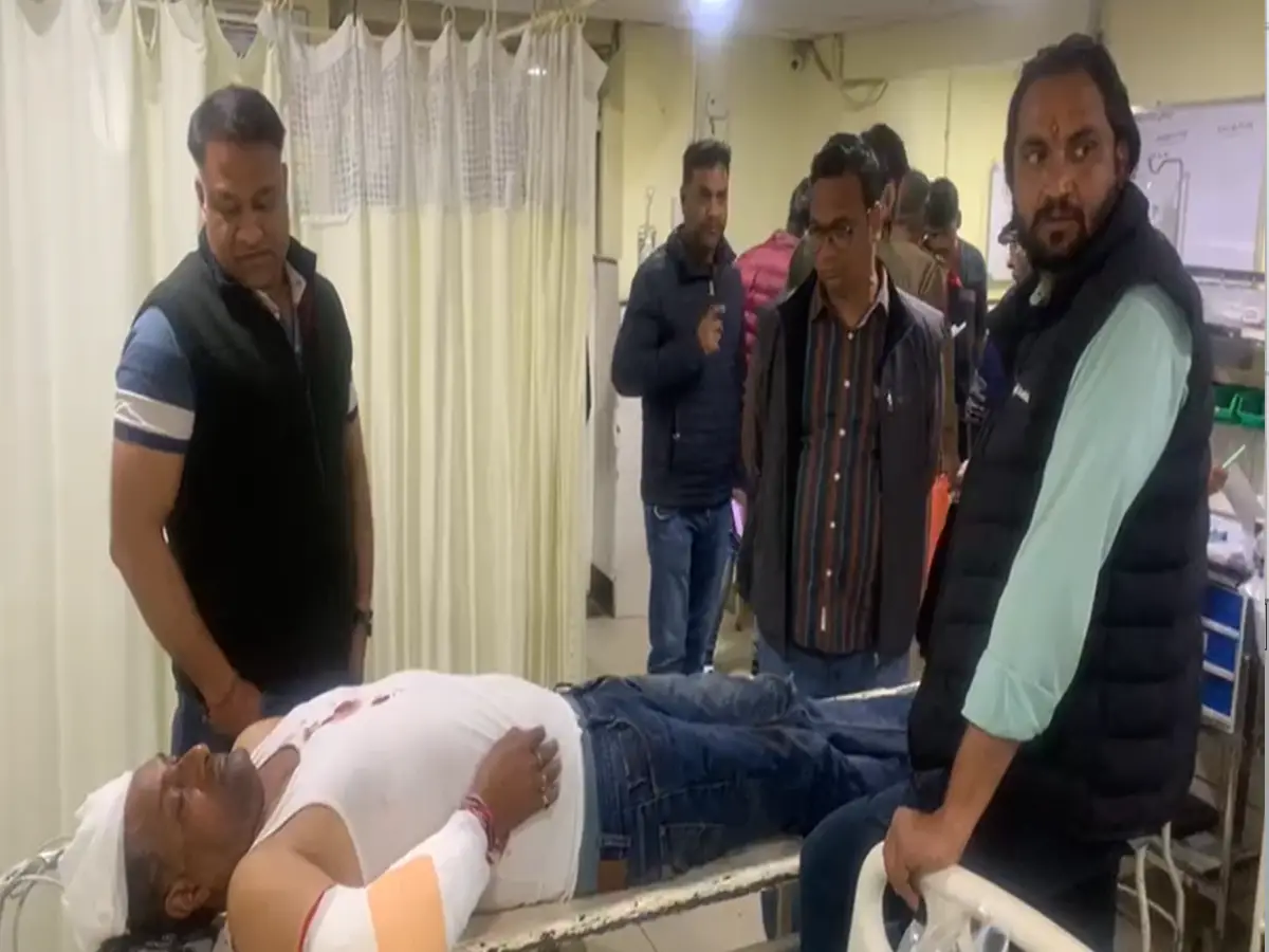 बारां में दिनदहाड़े दो बाइकों पर सवार 5–7 नकाबपोशों ने पूर्व पार्षद पर किया जानलेवा हमला, गंभीर घायल