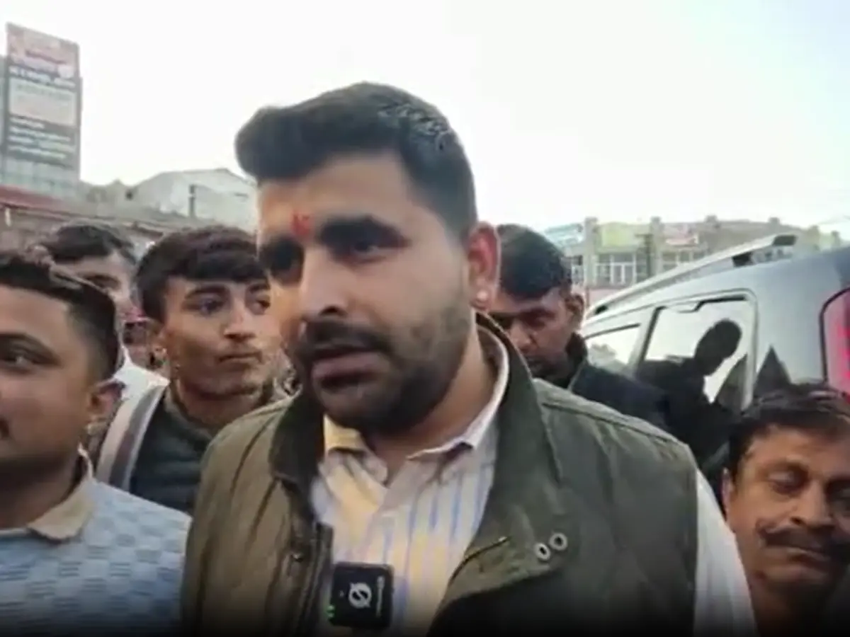 ऑटो चालकों के समर्थन में उतरे MLA रविन्द्र सिंह भाटी, बोले- रोजी-रोटी में बाधा न बनें नियम