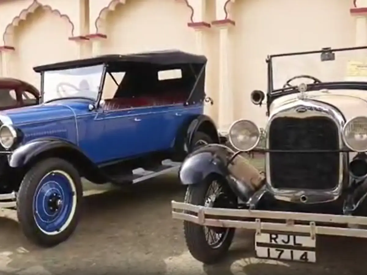 जयपुर में विंटेज कारों का शाही जलवा! डिप्टी CM दीया कुमारी ने किया एग्जीबिशन का उद्घाटन