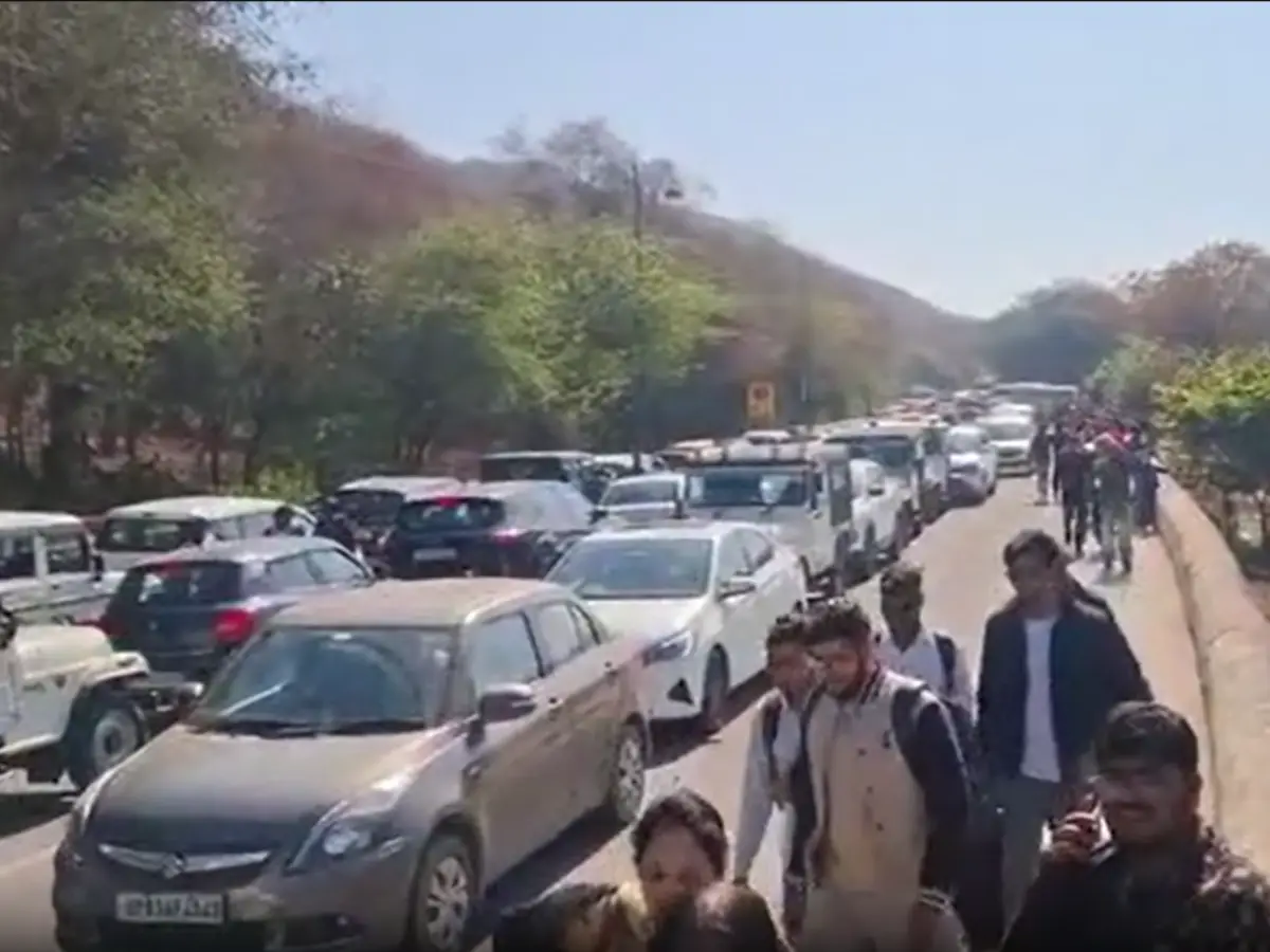 देशी-विदेशी पर्यटकों से पिंकसिटी जयपुर गुलजार, ट्रैफिक जाम से हाहाकार!