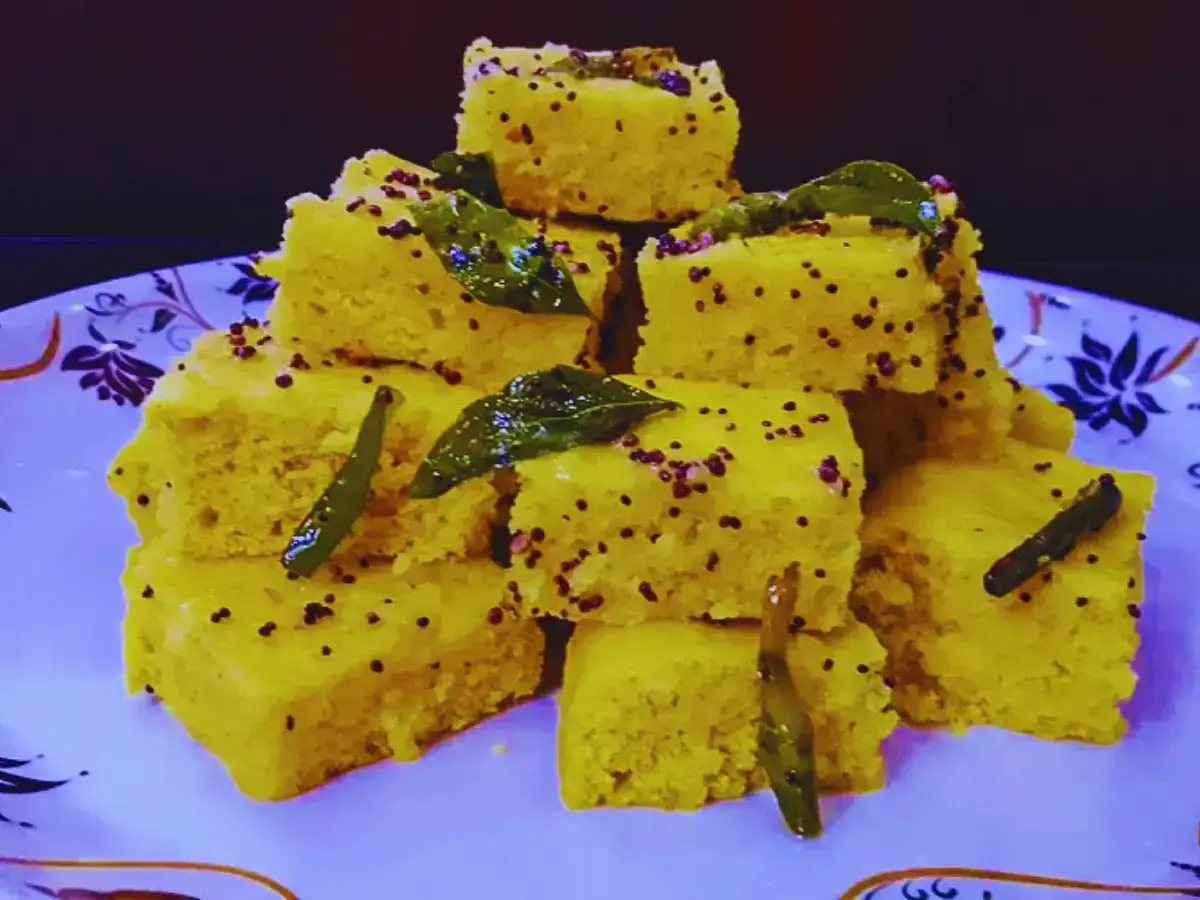 मारवाड़ी स्टाइल में घर पर बनाएं ढोकला, जानें रेसिपी और फायदे