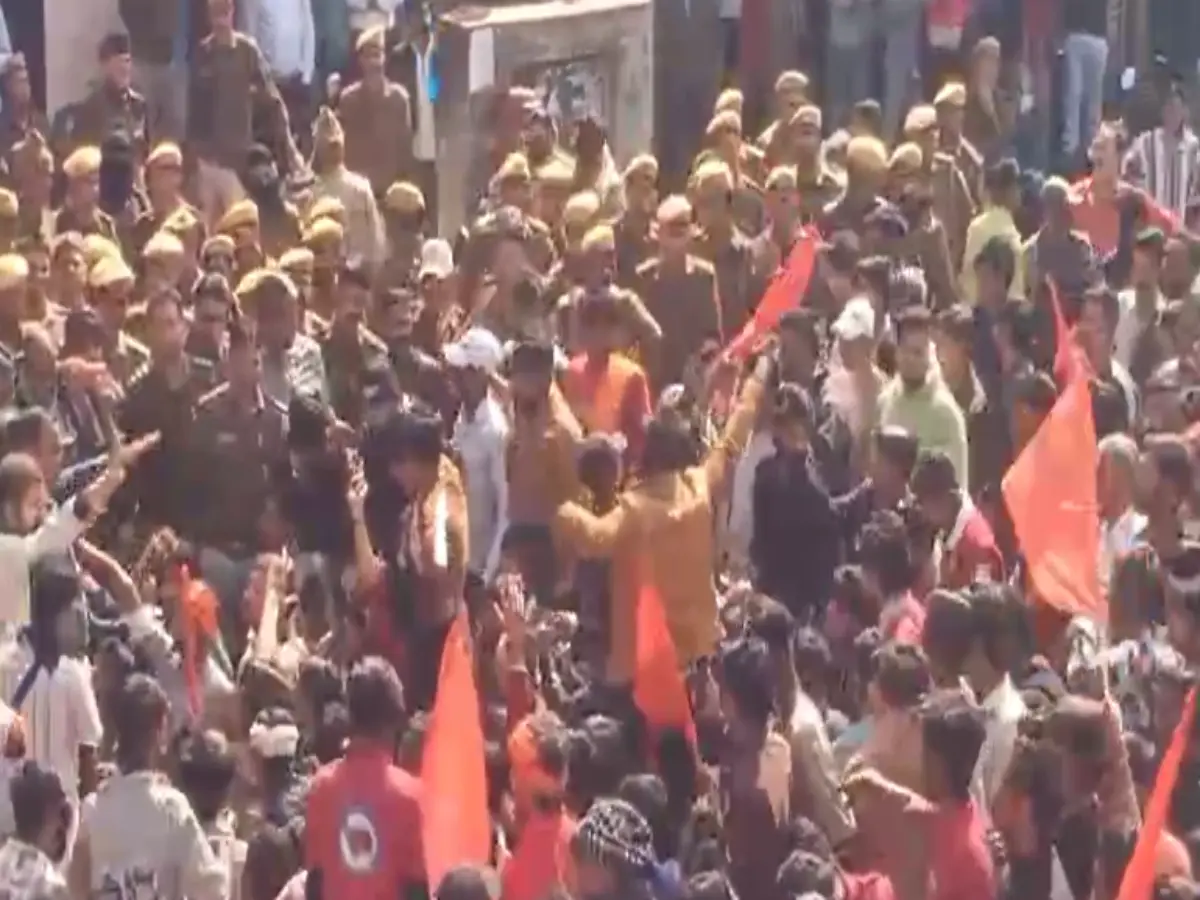 PHOTOS: बारां में क्यों हो रहा बवाल? धारा 163 लागू होने के साथ चप्पे-चप्पे पर पुलिस तैनात