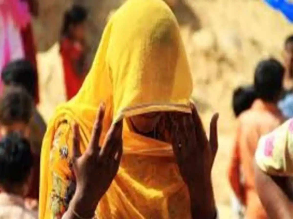 Banswara: देवर ने भाभी को डायन कहकर दी गंदी गालियां, फिर बहू-बेटी समेत की मारपीट