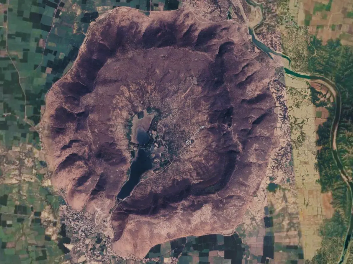 रामगढ़ क्रेटर की मिट्टी ने खोला करोड़ों साल पुराना रहस्य, जानें रिसर्च में क्या हुआ खुलासा