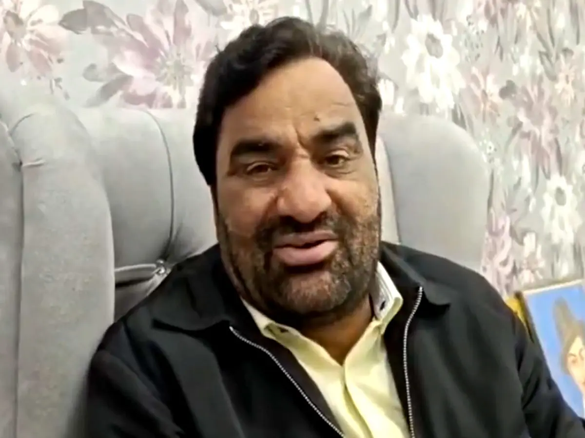 फ्लाइट लेट होने पर भड़के हनुमान बेनीवाल, इंडिगो पर लगाया मनमानी का आरोप, कहा- ये मनमानी बंद हो