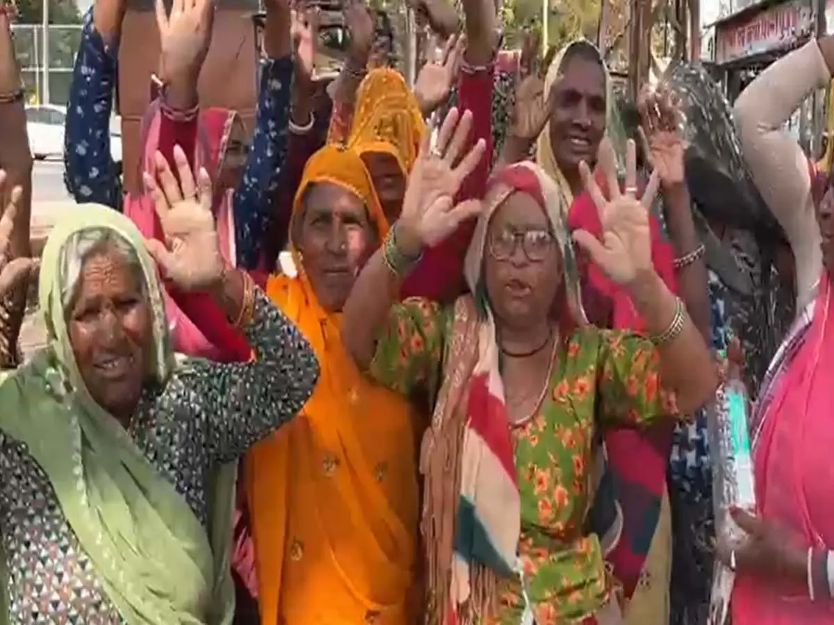 राजसमंद में बोली महिलाएं- पानी नहीं तो वोट नहीं, बच्चों की नहीं हो पा रही शादी