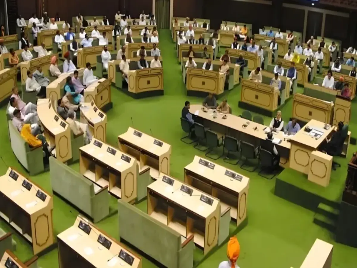 विधानसभा में राइट टू हेल्थ पर तकरार, तीखी नोंकझोंक और शोरगुल के बीच विपक्ष का वॉकआउट