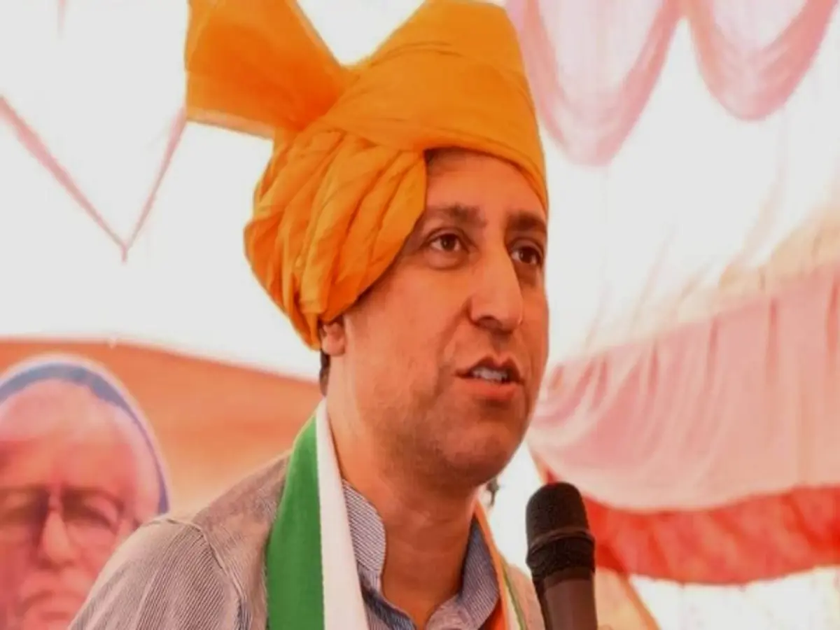 कौन हैं MLA रोहित बोहरा? जिनका अभद्र इशारे का मामला विधान सभा सदन में उठा