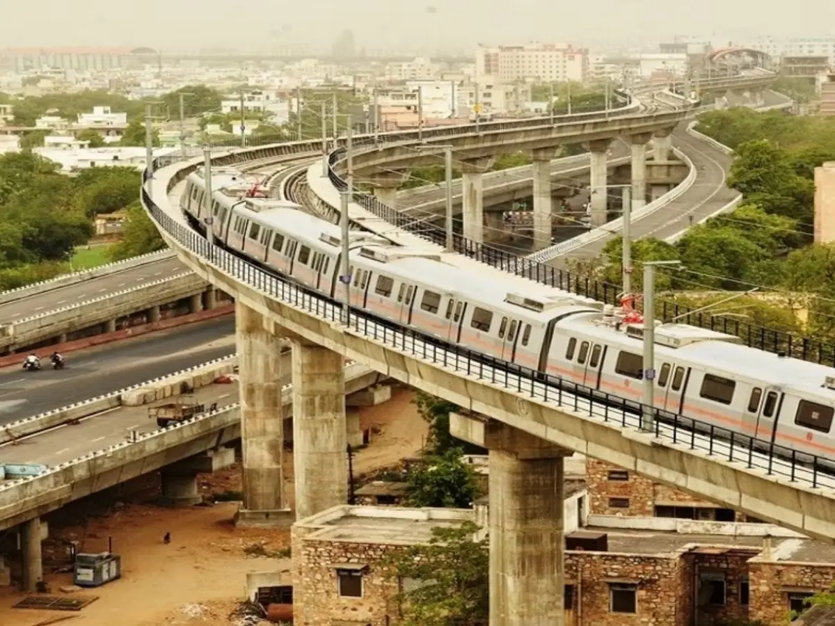 Jaipur Metro News: जयपुर मेट्रो को मिली नई रफ्तार, भूमि आवंटन से बढ़ेगा तेजी से निर्माण
