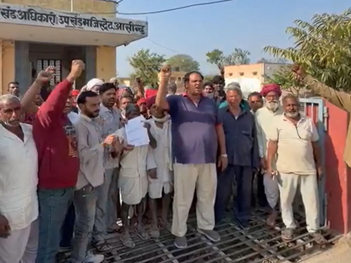 भीलवाड़ा में नवसृजित सुलवाड़ा पंचायत की मतदाता सूची पर ग्रामीणों ने जताई आपत्ति, पुनर्गठन की मांग