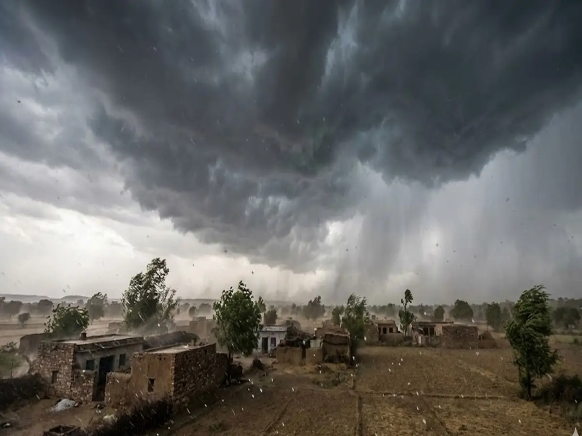 Dausa Weather Update: दौसा में काले मेघ बरसाएंगे आफत, तेज हवाओं के साथ गिर सकते हैं ओले! पढ़ें IMD का ताजा अपडेट