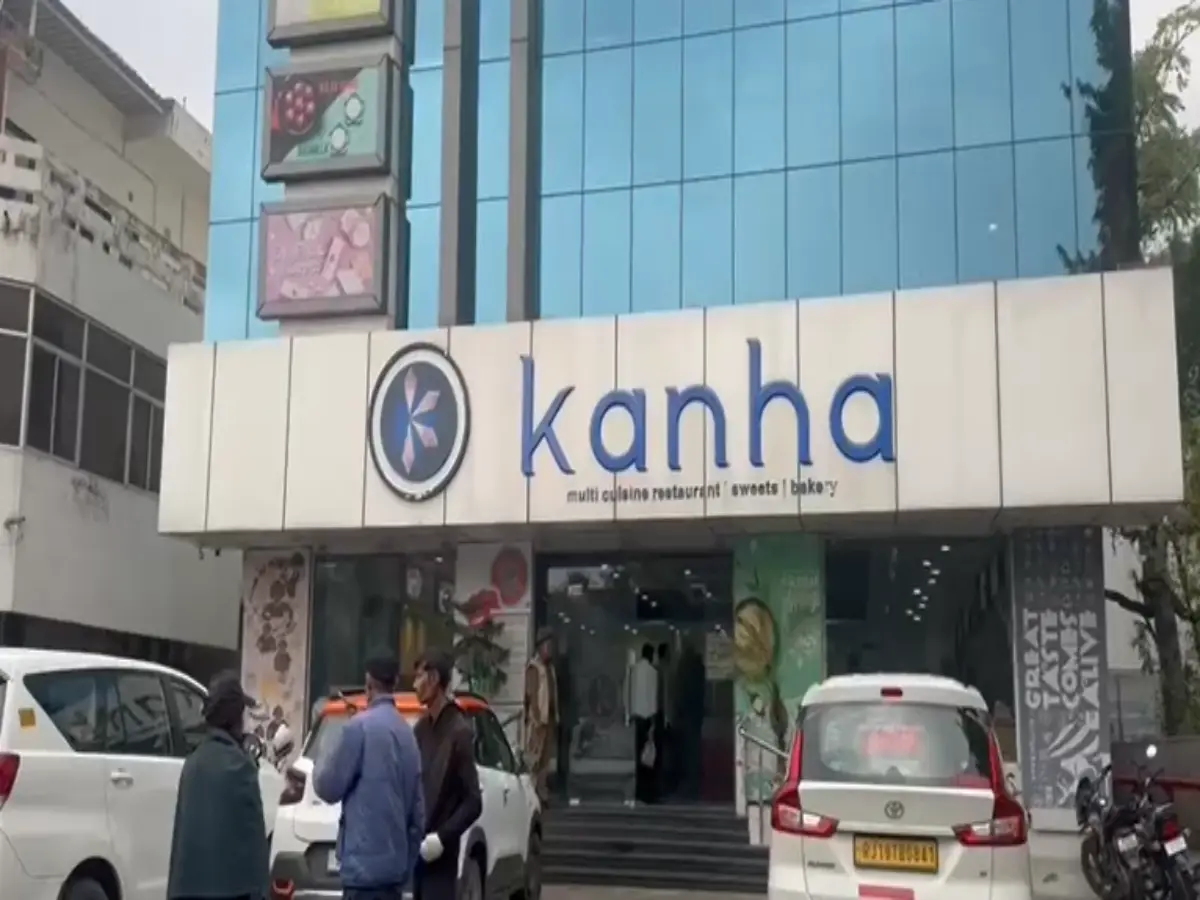 जयपुर कान्हा रेस्टॉरेंट पर आयकर विभाग की छापेमारी, 33 अलग-अलग ठिकानों पर मारी रेड