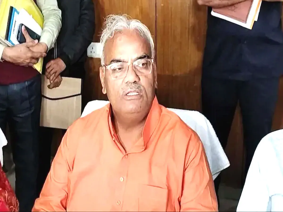 मंत्री दिलावर ने जूली फ्लोरा को बताया 'कांग्रेसी बबूल', कहा- राजस्थान से इसे समूल नष्ट किया जाएगा