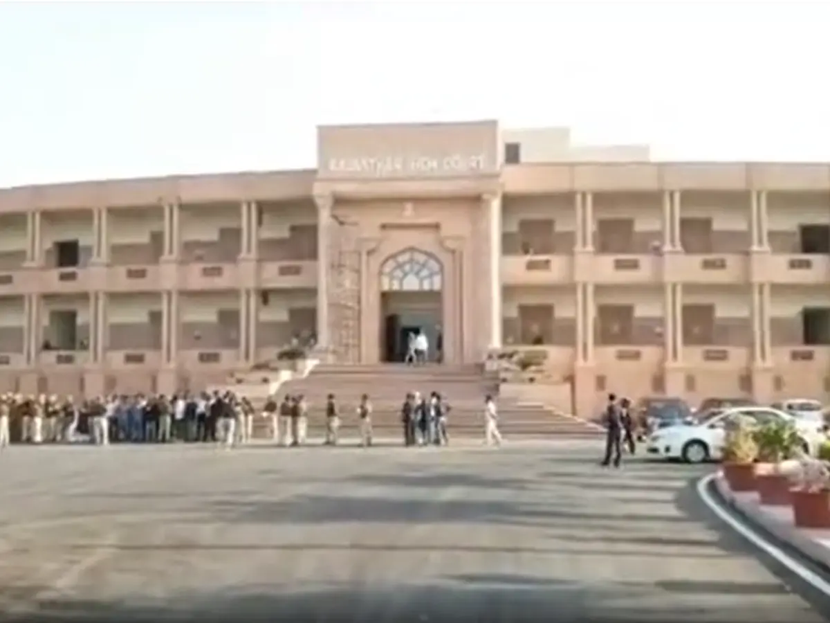 राजस्थान हाईकोर्ट में 36 माइक्रोन प्लास्टिक टेंडर पर सवाल, 600 करोड़ के एक्साइज होलोग्राम मामले में केंद्र-राज्य से जवाब